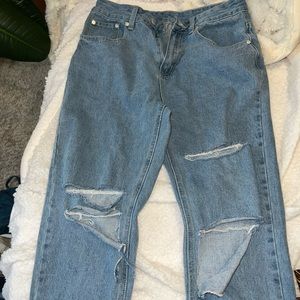 Boyfriend ripped style jeans